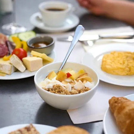 Weinhotel Fritz Walter מלון 3*