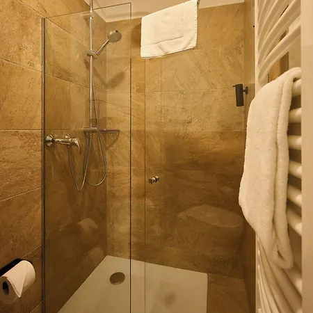 Weinhotel Fritz Walter מלון 3*