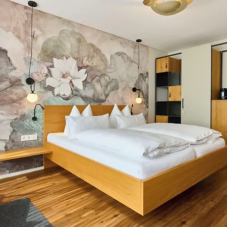 Weinhotel Fritz Walter מלון Niederhorbach